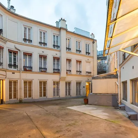 Comfortable Flat In The Middle Of Paris
