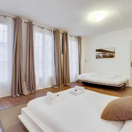 Comfortable Flat In The Middle Of *