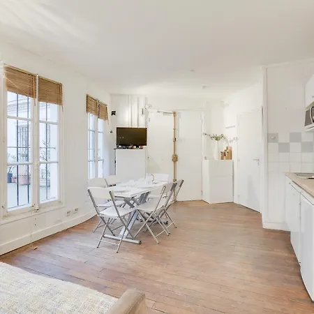 Comfortable Flat In The Middle Of * Paris
