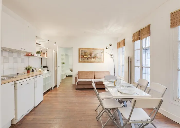 Comfortable Flat In The Middle Of *