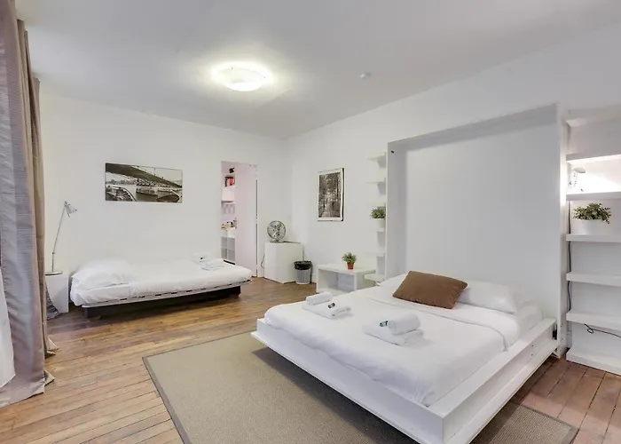 Comfortable Flat In The Middle Of *