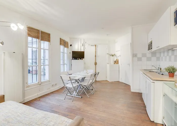 Comfortable Flat In The Middle Of * Paris