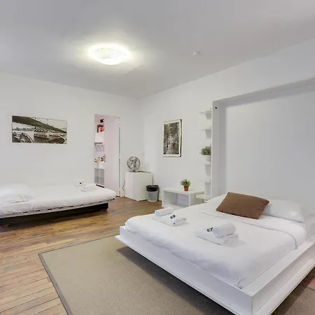 Comfortable Flat In The Middle Of *